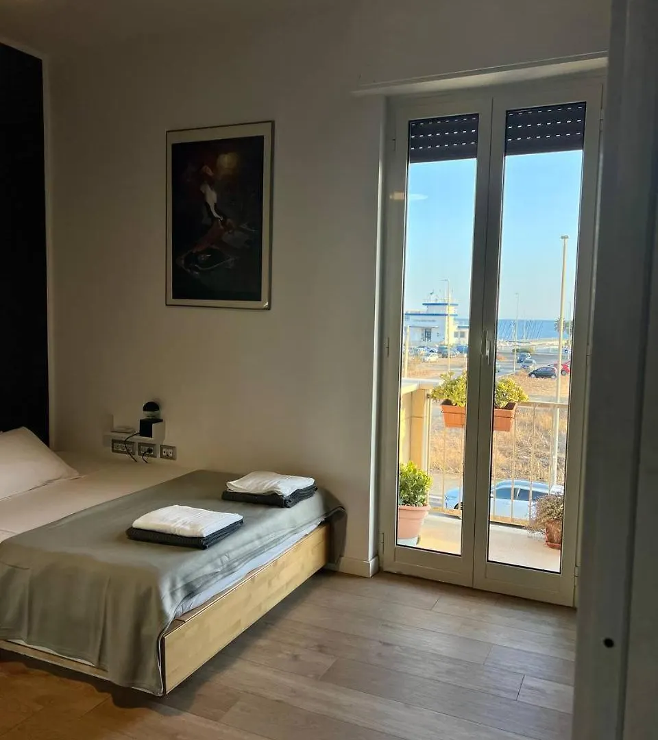 Brillu Guest House Lido di Ostia 0*,