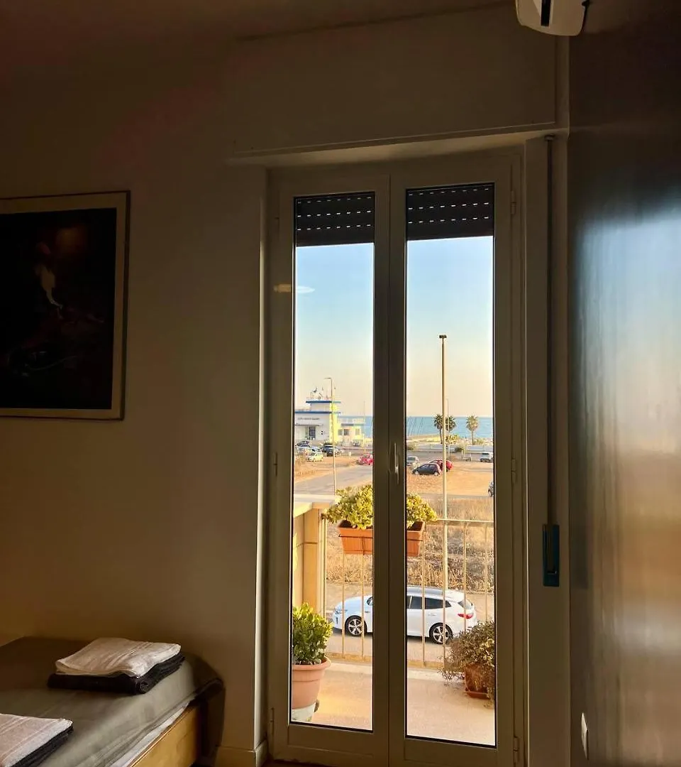 Apartment Brillu Guest House Lido di Ostia